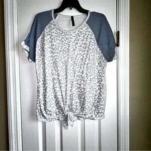 Women's Blue and White Leopard Print Top